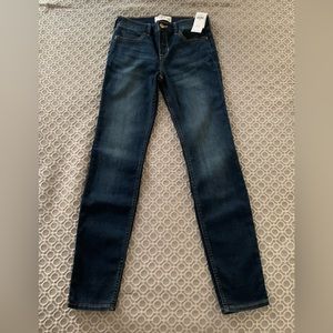 Girl’s Abercrombie Super Skinny Dark Wash Jeans Size 13/14 NWTS